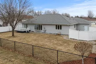 610 Deschepper St, Marshall, MN 56258 - Photo 4