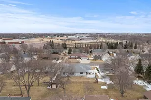 610 Deschepper St, Marshall, MN 56258 - Photo 8