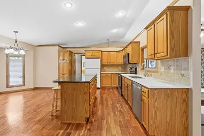 610 Deschepper Street, Marshall, MN 56258 - Photo 18