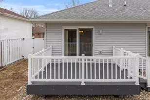 610 Deschepper St, Marshall, MN 56258 - Photo 6