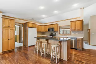 610 Deschepper St, Marshall, MN 56258 - Photo 16