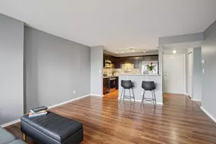 66 9th St E, Saint Paul, MN 55101 - Photo 6