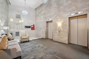 66 9th St E, Saint Paul, MN 55101 - Photo 4