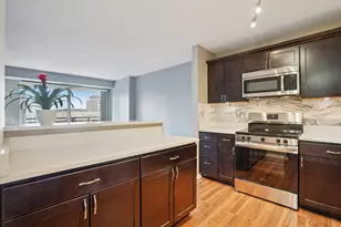 66 9th St E, Saint Paul, MN 55101 - Photo 10