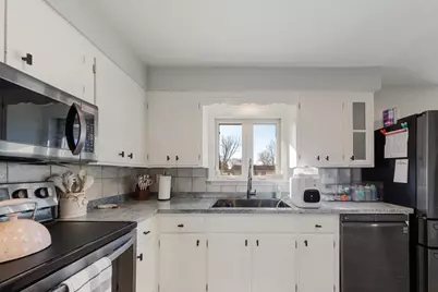 235 S Cedar Street, Belle Plaine, MN 56011 - Photo 6