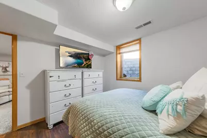 235 S Cedar Street, Belle Plaine, MN 56011 - Photo 20