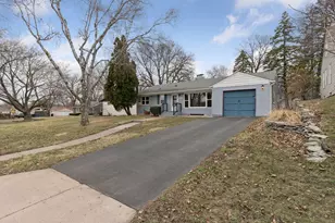 1947 Yorkshire Ct, Saint Paul, MN 55116 - Photo 2
