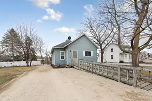 1319 George L St, Faribault, MN 55021 - Photo 2