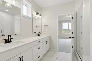 10933 37th St N, Lake Elmo, MN 55042 - Photo 40