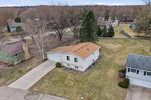 112302 Baxter Ct, Chaska, MN 55318 - Photo 1