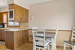 15335 Valley View Dr, Savage, MN 55378 - Photo 14