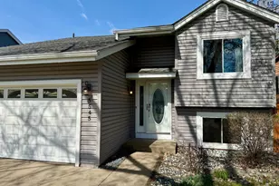 5545 Knoll Dr, Shoreview, MN 55126 - Photo 2