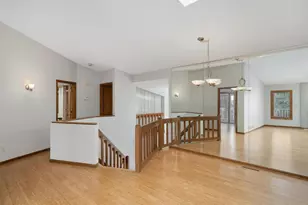 5545 Knoll Dr, Shoreview, MN 55126 - Photo 14