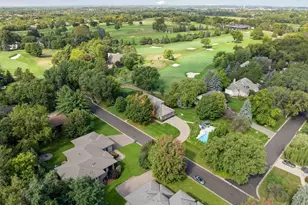 10500 Niblick Ln, Eden Prairie, MN 55347 - Photo 6
