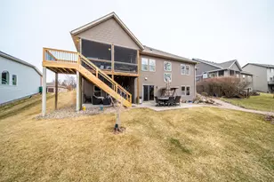 2990 Stone Park Dr NE, Rochester, MN 55906 - Photo 10