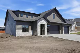3296 Timber Crk Cir S, Fargo, ND 58104 - Photo 2