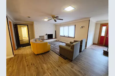 2100 Wentworth Avenue, South Saint Paul, MN 55075 - Photo 2