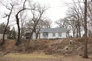 111 Lyndall Ave, Paynesville, MN 56362 - Photo 2