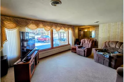 910 3rd Avenue SW, Pipestone, MN 56164 - Photo 4