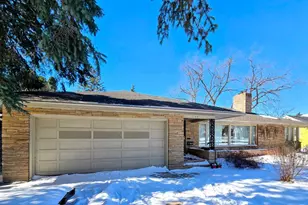 910 3rd Ave SW, Pipestone, MN 56164 - Photo 1