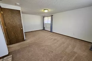 8792 N Maplebrook Cir, Brooklyn Park, MN 55445 - Photo 12