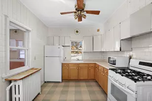 16 Sycamore St E, Saint Paul, MN 55117 - Photo 8