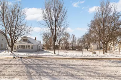16 Sycamore Street E, Saint Paul, MN 55117 - Photo 1