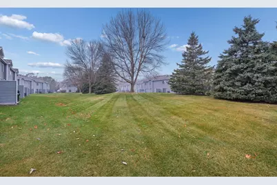 10007 Pleasure Creek Circle NE, Blaine, MN 55434 - Photo 14