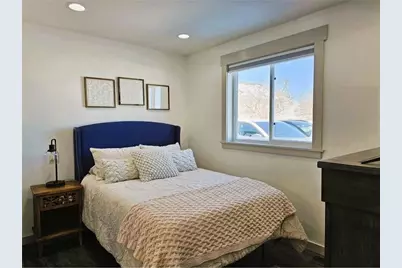 201 1/2 10th Avenue SE, Pipestone, MN 56164 - Photo 8