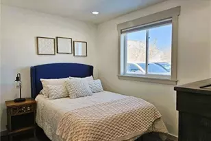 201 1/2 10th Ave SE, Pipestone, MN 56164 - Photo 8