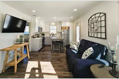 201 1/2 10th Avenue SE, Pipestone, MN 56164 - Photo 6