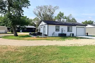 201 1/2 10th Ave SE, Pipestone, MN 56164 - Photo 18