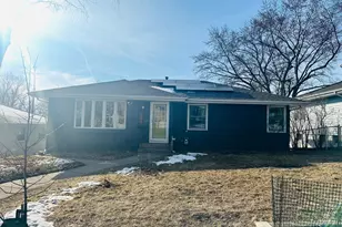 2611 Parkview Blvd, Robbinsdale, MN 55422 - Photo 2
