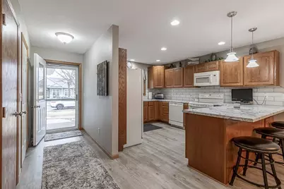 1447 10th Street N, New Ulm, MN 56073 - Photo 2