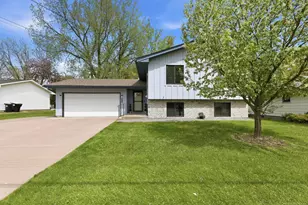 819 Grant St, Anoka, MN 55303 - Photo 2