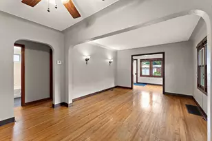 551 Pascal St N, Saint Paul, MN 55104 - Photo 8