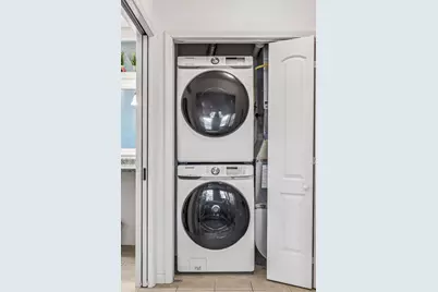 2040 Como Avenue #202, Saint Paul, MN 55108 - Photo 16