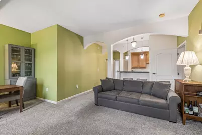 2040 Como Avenue #202, Saint Paul, MN 55108 - Photo 8