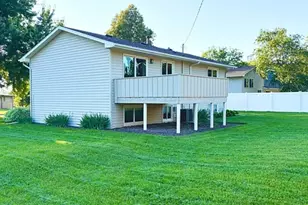 1902 Brookside Dr, Albert Lea, MN 56007 - Photo 4