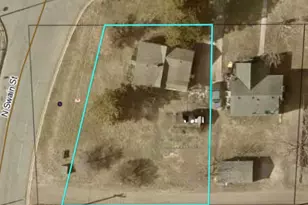 704 E Walnut St, Redwood Falls, MN 56283 - Photo 2