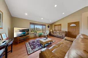 77728 325th St, Ellendale, MN 56026 - Photo 16