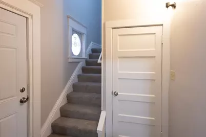 678 Hawthorne Avenue E, Saint Paul, MN 55106 - Photo 2