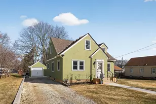 613 11th St SE, Rochester, MN 55904 - Photo 2