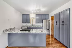 1907 S 5th St, Minneapolis, MN 55454 - Photo 10