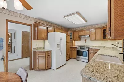 561 Deer Ridge Lane S, Maplewood, MN 55119 - Photo 14