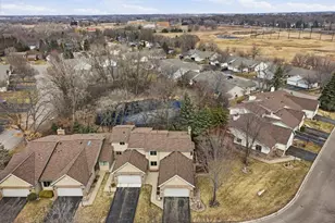 561 Deer Ridge Ln S, Maplewood, MN 55119 - Photo 2