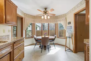 561 Deer Ridge Ln S, Maplewood, MN 55119 - Photo 16