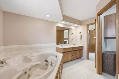 561 Deer Ridge Lane S, Maplewood, MN 55119 - Photo 30