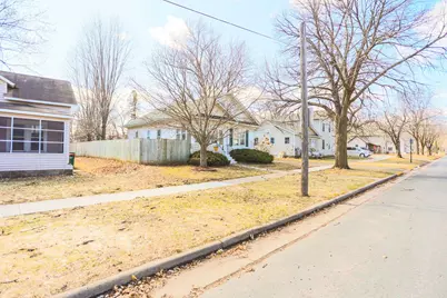 522 E Walnut Street, River Falls, WI 54022 - Photo 1