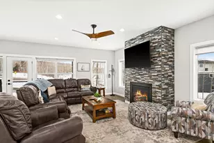 121 Kayak View Ct, Duluth, MN 55808 - Photo 2